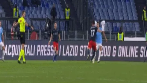 “揭秘替补疑云：斯洛特揭秘，密集赛程中萨拉赫稳坐核心！”